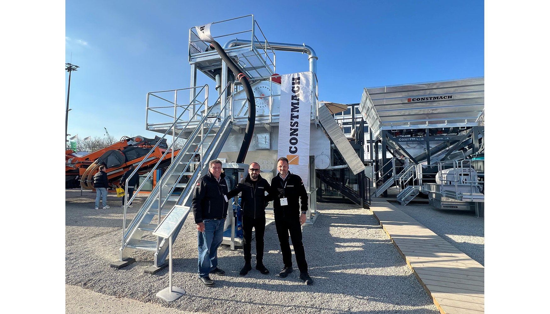 De izquierda a derecha...