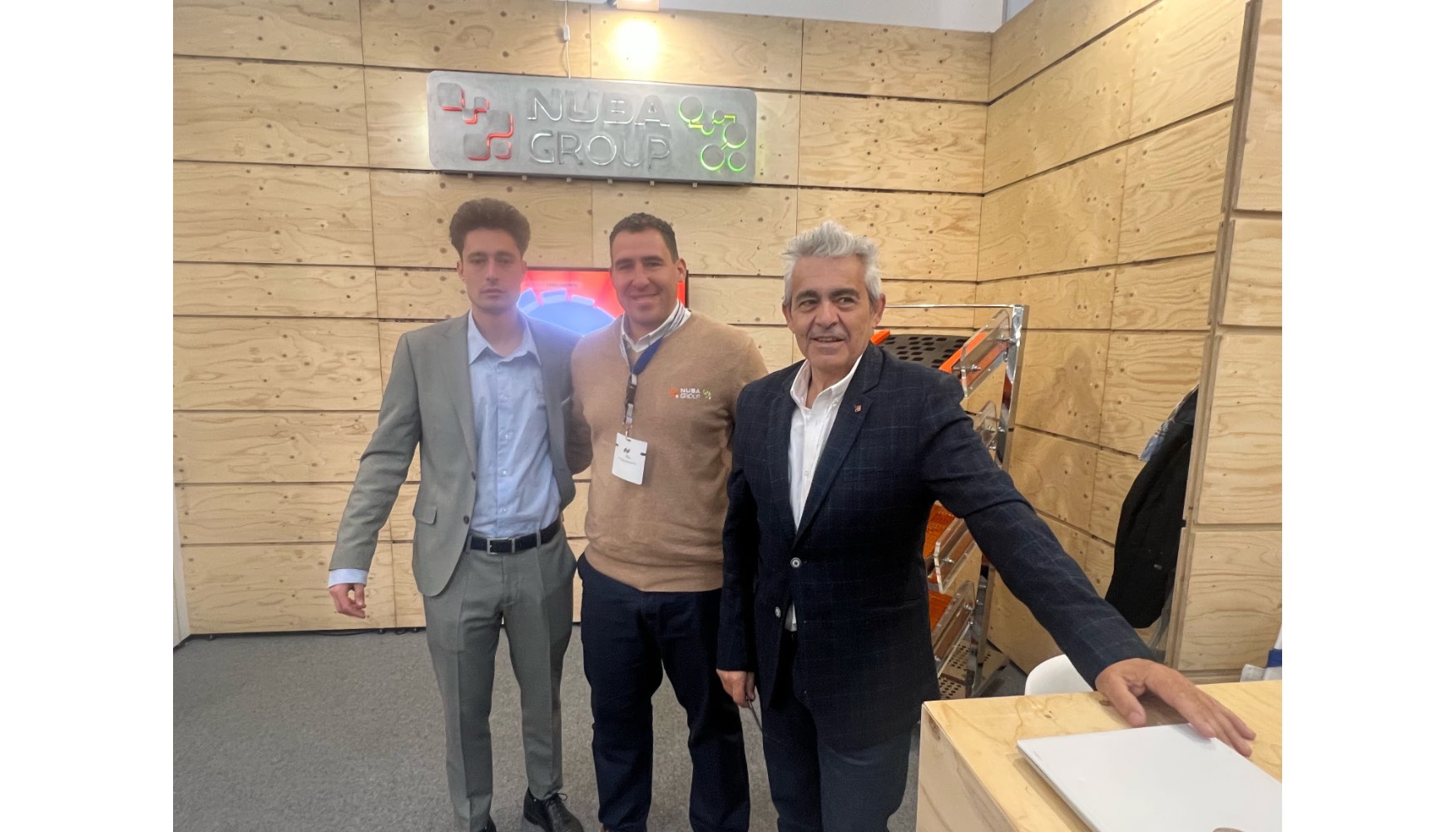 Integrantes del equipo de Nuba Group en Bauma 2025