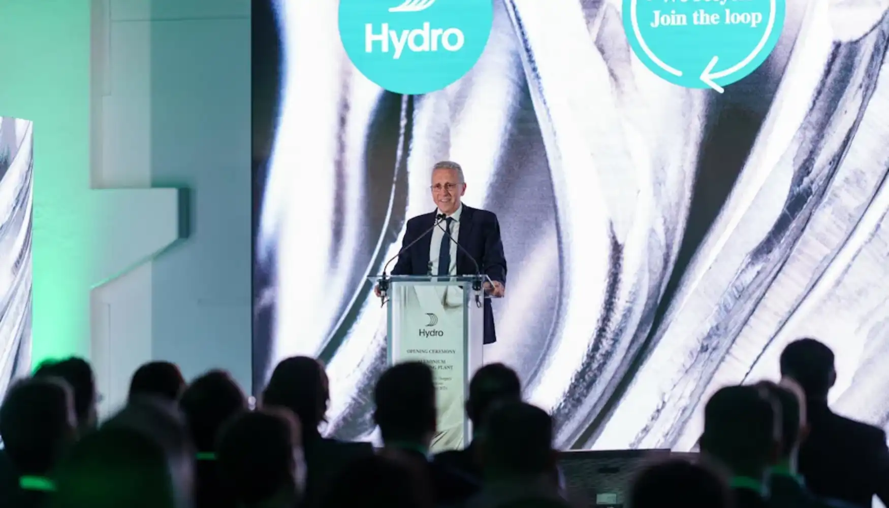 Paul Warton  diretor da Hydro Extrusions desde 2021, com mais de 30 anos de experincia na indstria global de alumnio e extruso...