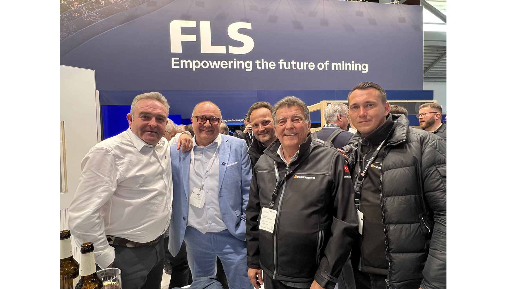 De izquierda a derecha...