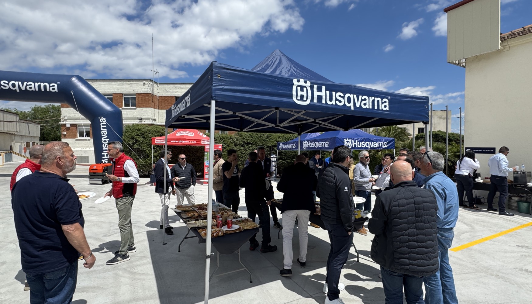 Durante toda la jornada se fomenta el networking entre responsables de Husqvarna e invitados