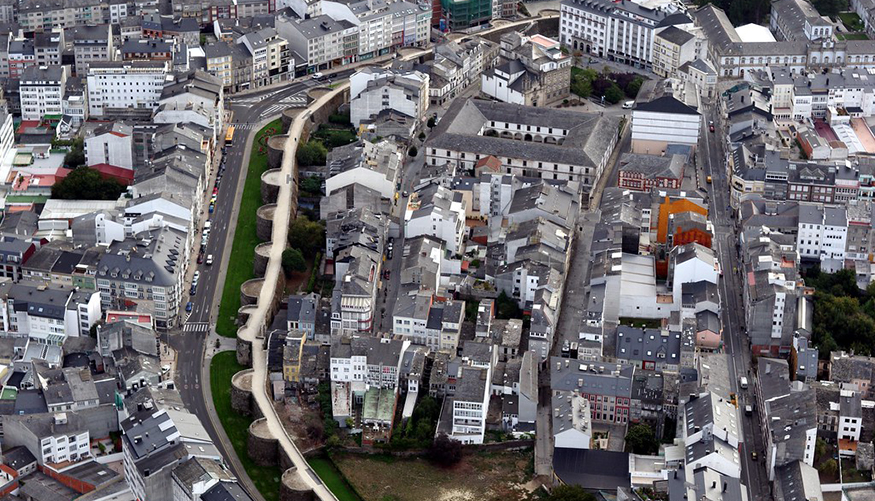 Imagen a�rea de la ciudad de Lugo. Foto: bidueiro