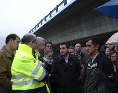 The mayor and the neighbours do echo of the news of the resumption of the works