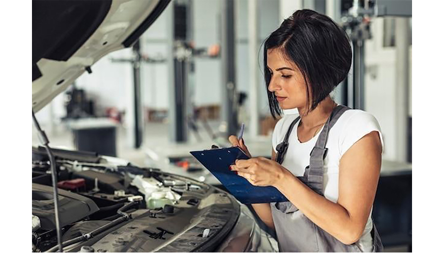 En automocin solo un 24,6% del personal ocupado son mujeres, frente al 75,4% de hombres, y esta brecha de gnero va en aumento...