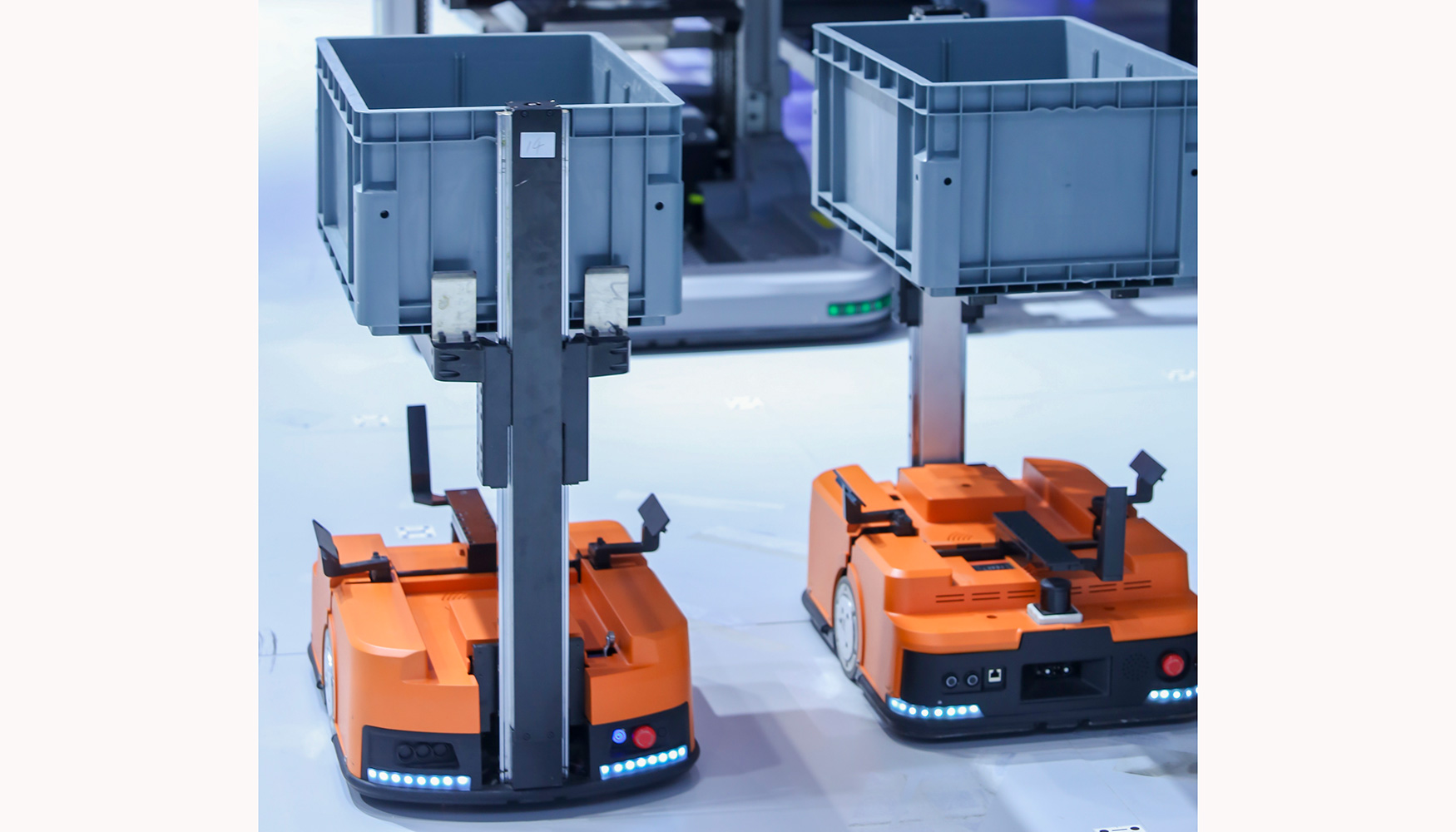 El robot M5F es un componente clave de la solución Quickbin+... El robot M5F es un componente clave de la solución Quickbin+...