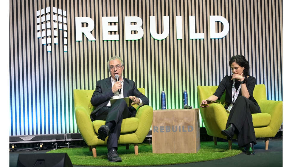 Stefano Boeri durante su ponencia en el Congreso de Arquitectura Avanzada y Construcción 4.0 en la pasada edición de Rebuild... Stefano Boeri durante su ponencia en el Congreso de Arquitectura Avanzada y Construcción 4.0 en la pasada edición de Rebuild...