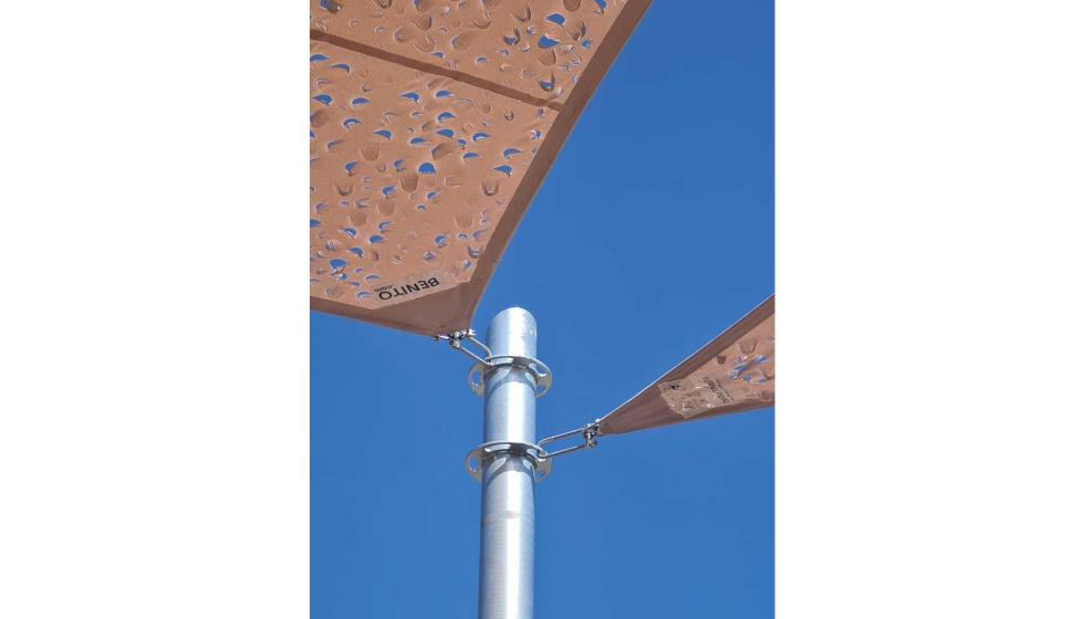 Detalle de los toldos de Benito Urban instalados en los parques de Barcelona dentro del Pla Clima