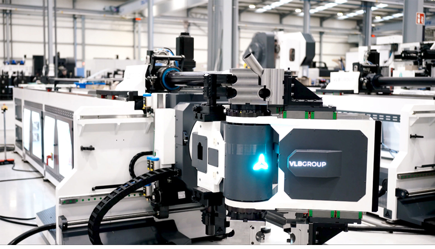 Curvadora de tubos EB83CNC-RH, da VLB Group