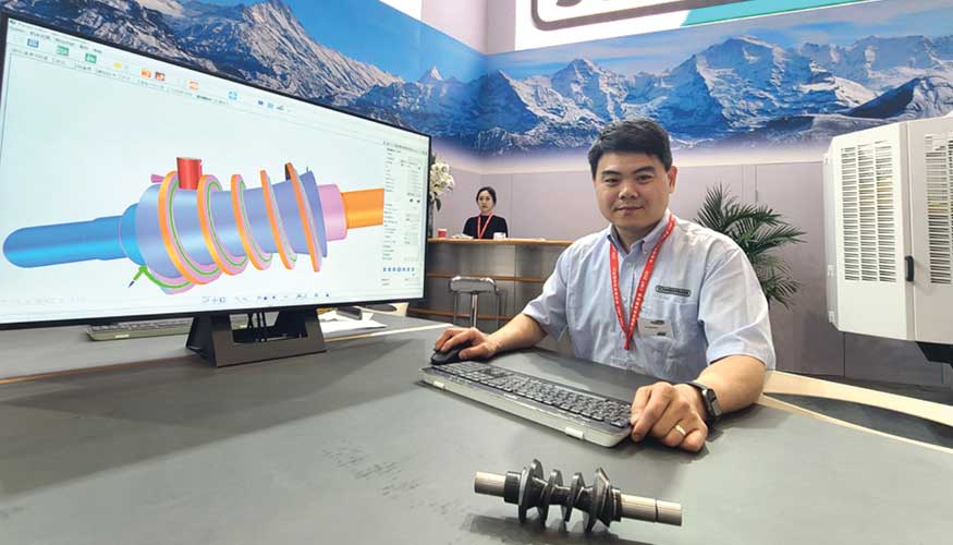 El experto en aplicaciones exigentes como la producci�n de �rboles de levas de alta precisi�n, el Sr. Xu