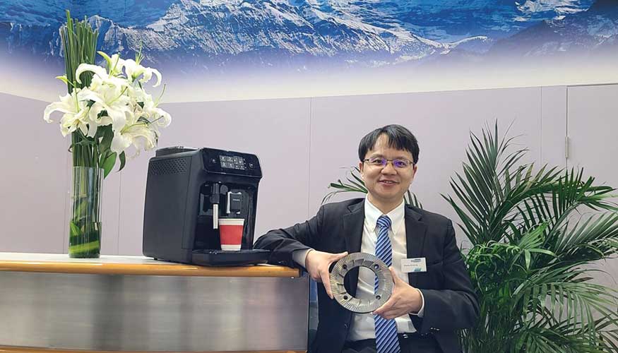 Pasi�n por el caf� en todas sus formas; el Sr. Zhang conoce la industria y su creciente demanda de discos para moler caf�...