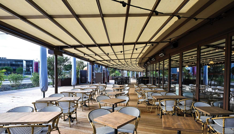 Los toldos se han adaptado al color de la fachada. Foto: markilux