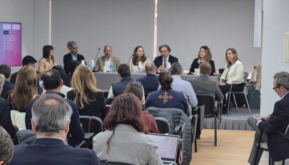 Instante de la jornada ‘Beneficios de la economía circular en la construcción: experiencias y casos de éxito’ que el CGATE ha acogido en su sede... Instante de la jornada ‘Beneficios de la economía circular en la construcción: experiencias y casos de éxito’ que el CGATE ha acogido en su sede...