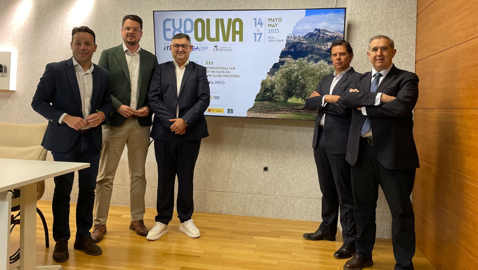 Patrocinadores de la feria junto al diputado de Promocin y Turismo, Francisco Javier Lozano y el diputado de Agricultura y Ganadera...