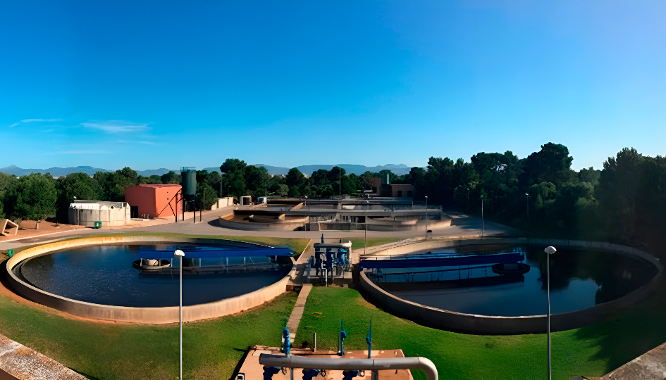 El importe conjunto de los contratos para la operaci�n y mantenimiento de los sistemas de saneamiento y depuraci�n de las zonas MA-7 y ME-2 en las...