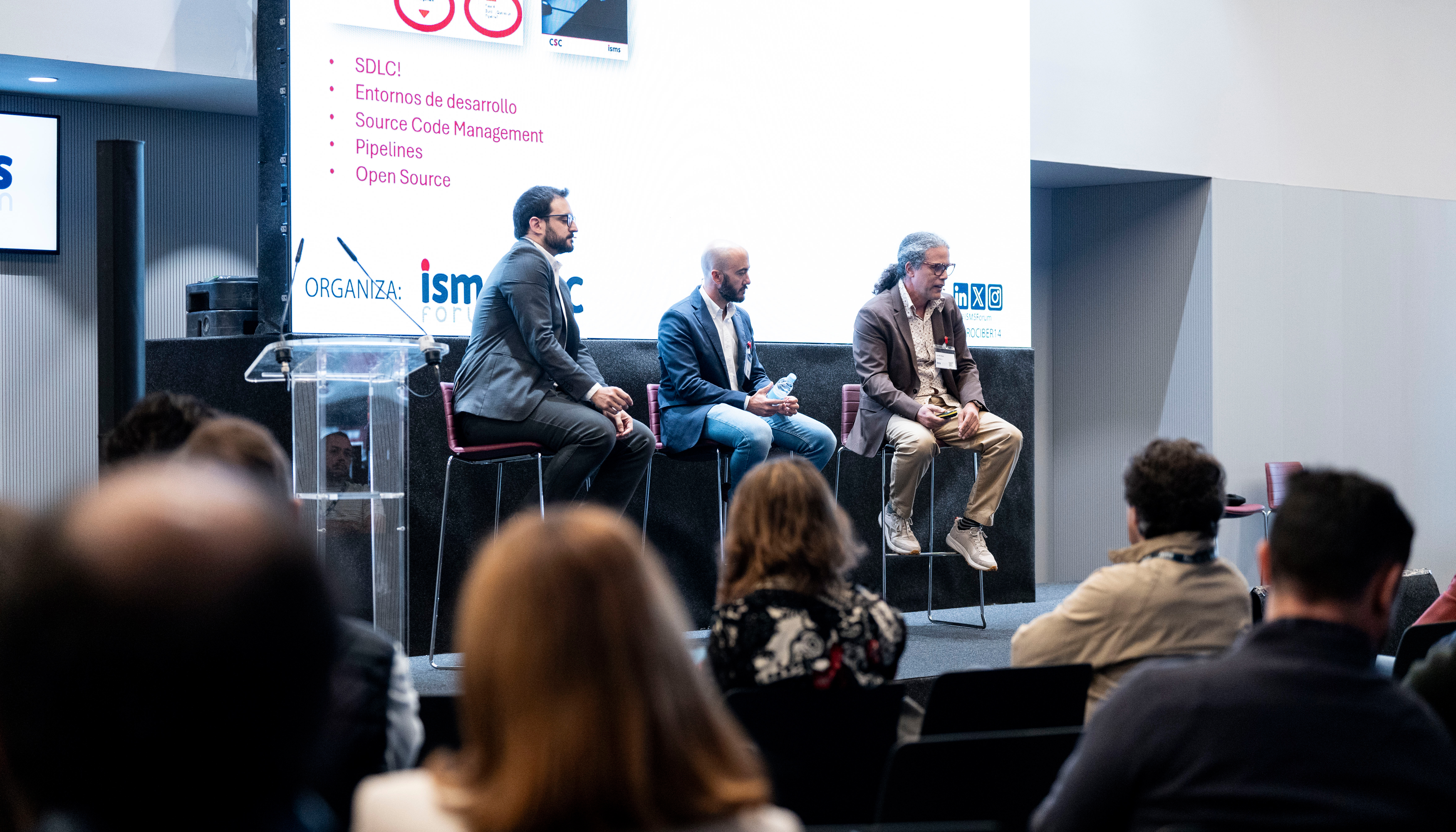 Durante el Foro se present� una nueva edici�n de la Gu�a de Seguridad DevSecOps en una mesa redonda con expertos como Enrique Cervantes (Ciso de...