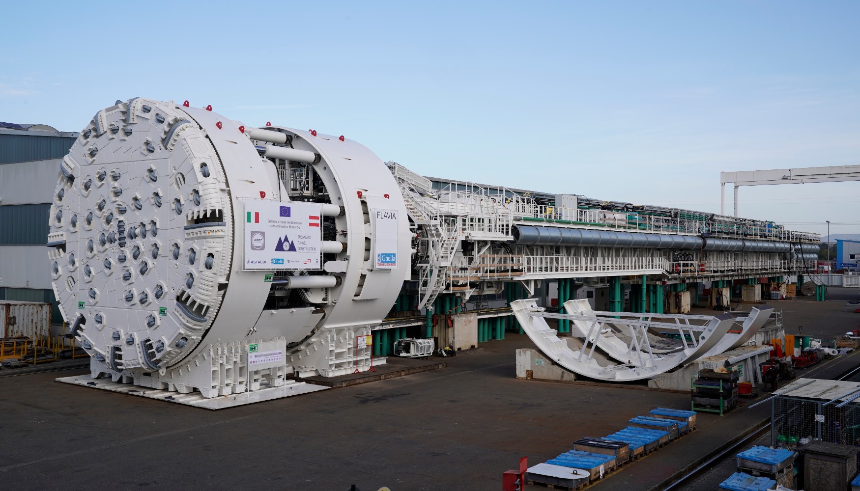 
La tuneladora de doble escudo (di�metro de 10...
