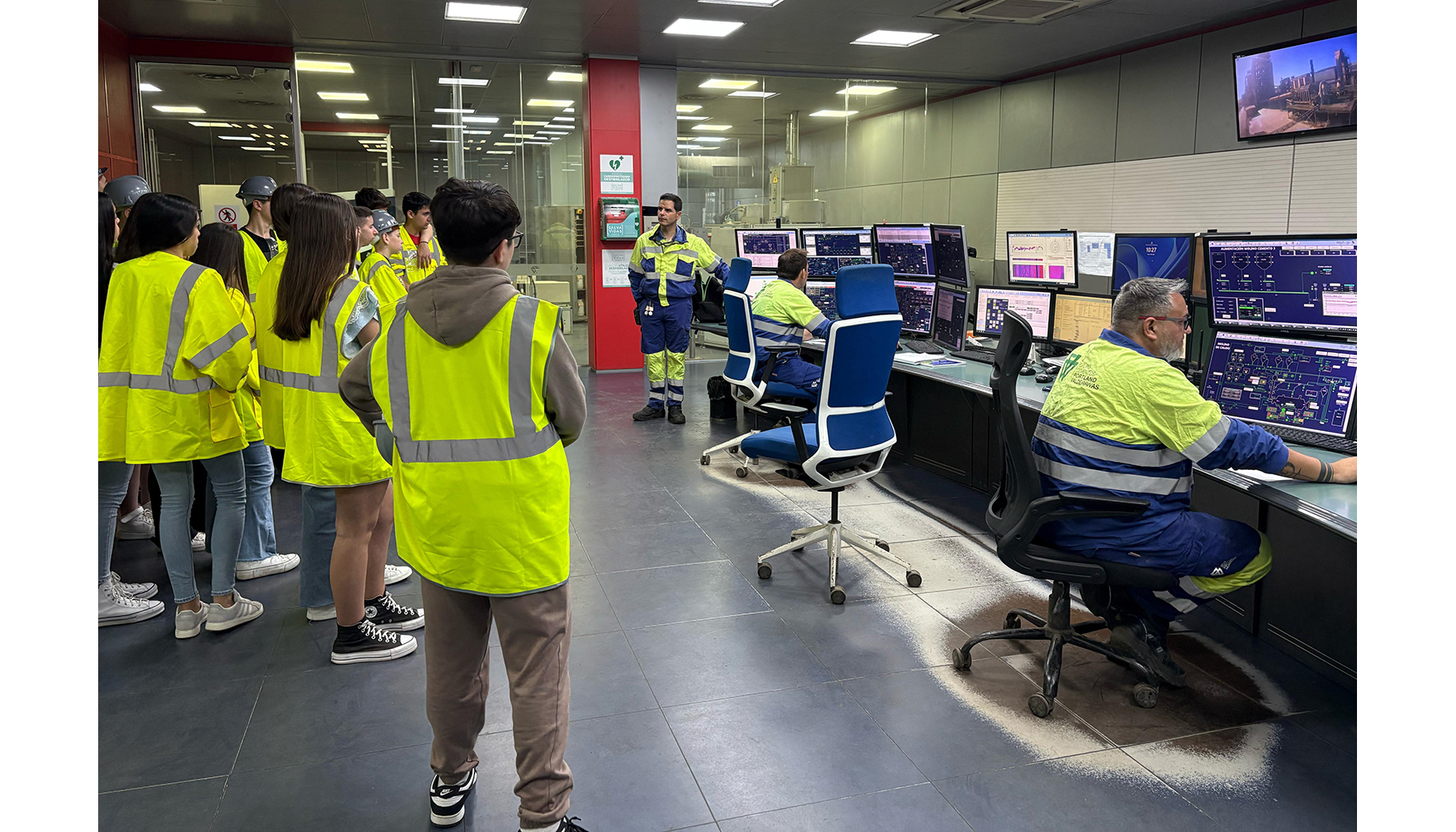 Visita de los alumnos del IES Do�a Leonor de Guzm�n