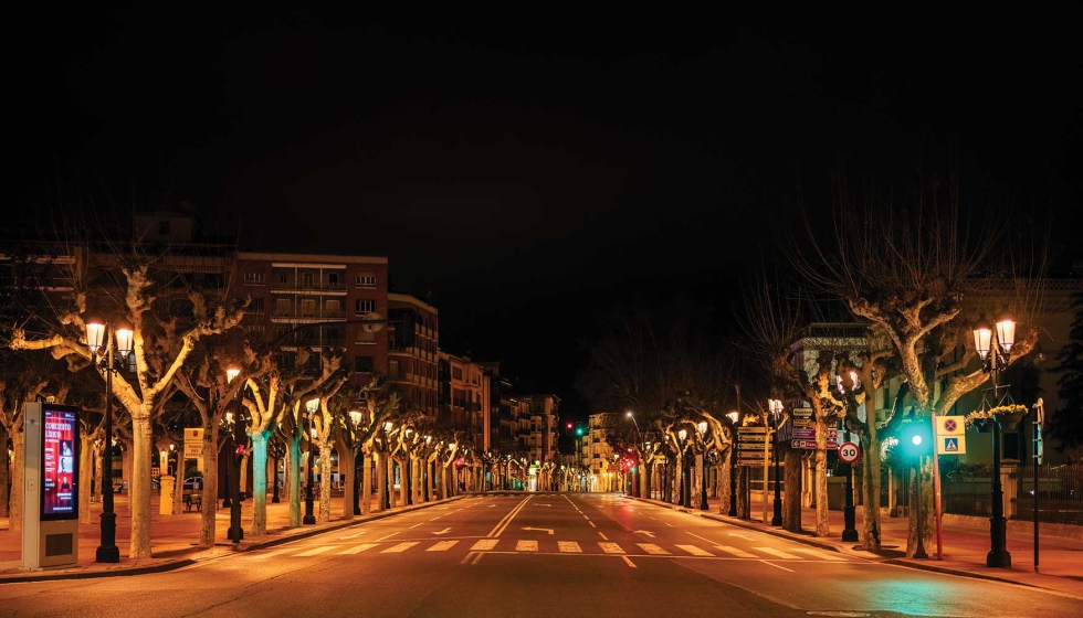 Instalaci�n personalizada de luminarias Siglo XLA, con distribuci�n fotom�trica adaptada al entorno urbano para una alta uniformidad...