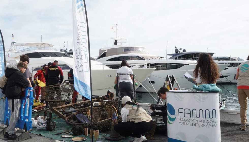Limpieza de fondos de la Fundaci�n Aula del Mar Mediterr�neo en Puerto Ban�s