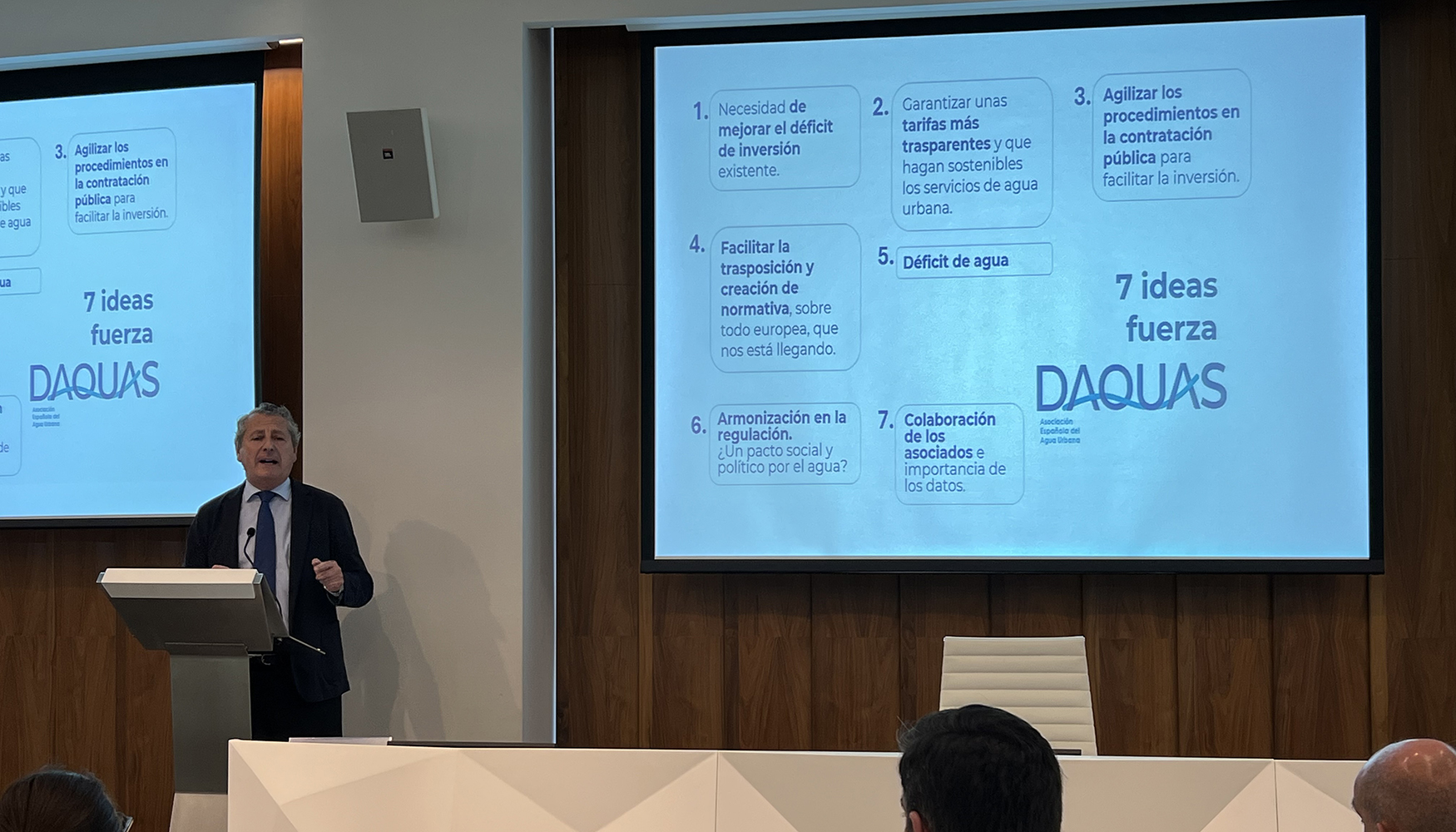 Una de las principales peticiones que DQAUAS hace a las administraciones p�blicas es que el agua salga del debate pol�tico y forme parte de la agenda...