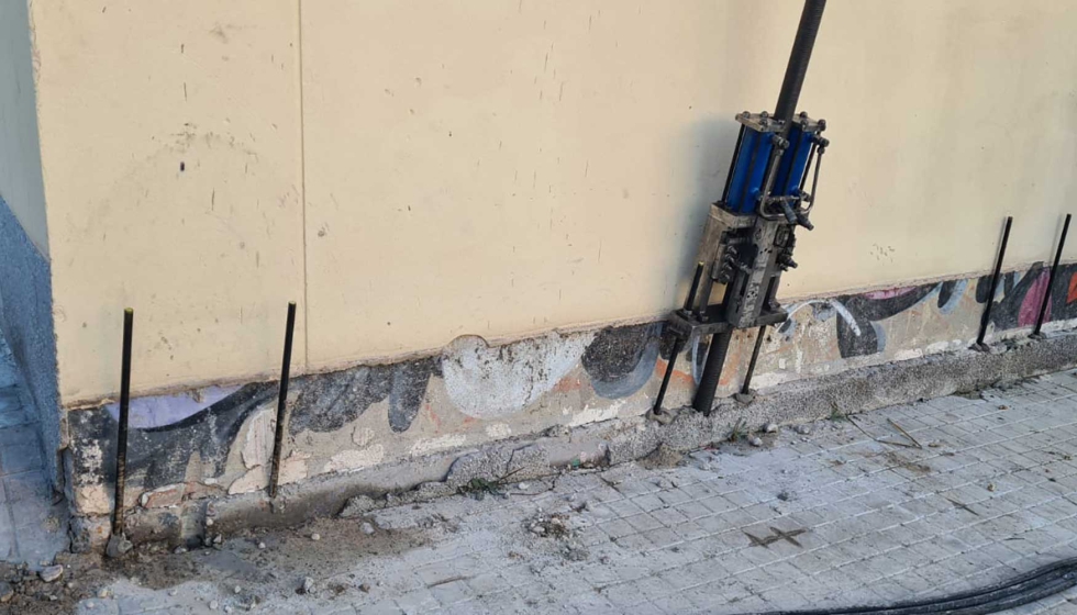 Cuando el micropilote encuentra una formaci�n que le permita resistir la fuerza de hincado previamente especificada...