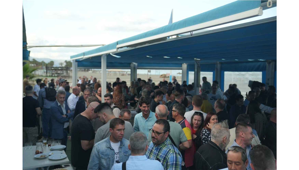 Un cctel en la playa de Torremolinos dio el pistoletazo de salida al fin de semana repleto de actividades