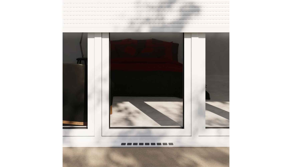 Los perfiles lacados de la persiana solar se adaptan al conjunto de la ventana y al interiorismo del hogar