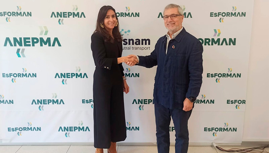 El presidente de la Asociaci�n Nacional de Empresas P�blicas de Medio Ambiente (Anepma), Jes�s Diz, y la secretaria general de Gasnam...