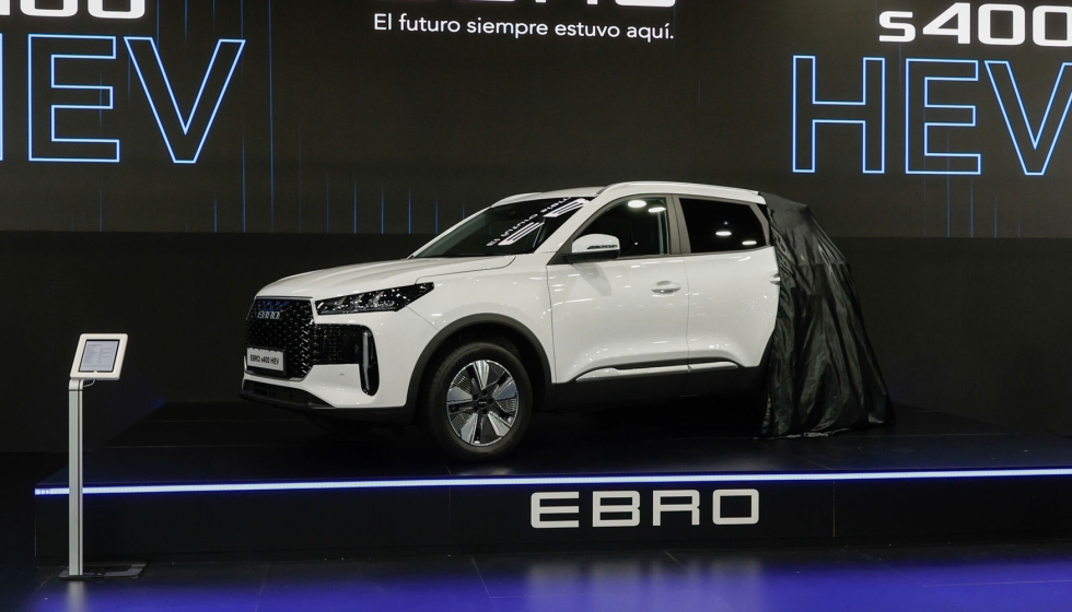 El nuevo Ebro s400 se caracteriza por un dise�o compacto (4,32 metros de largo), una est�tica moderna...