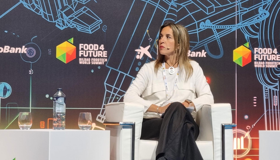 Lorena Savani durante la charla sobre envejecimiento saludable