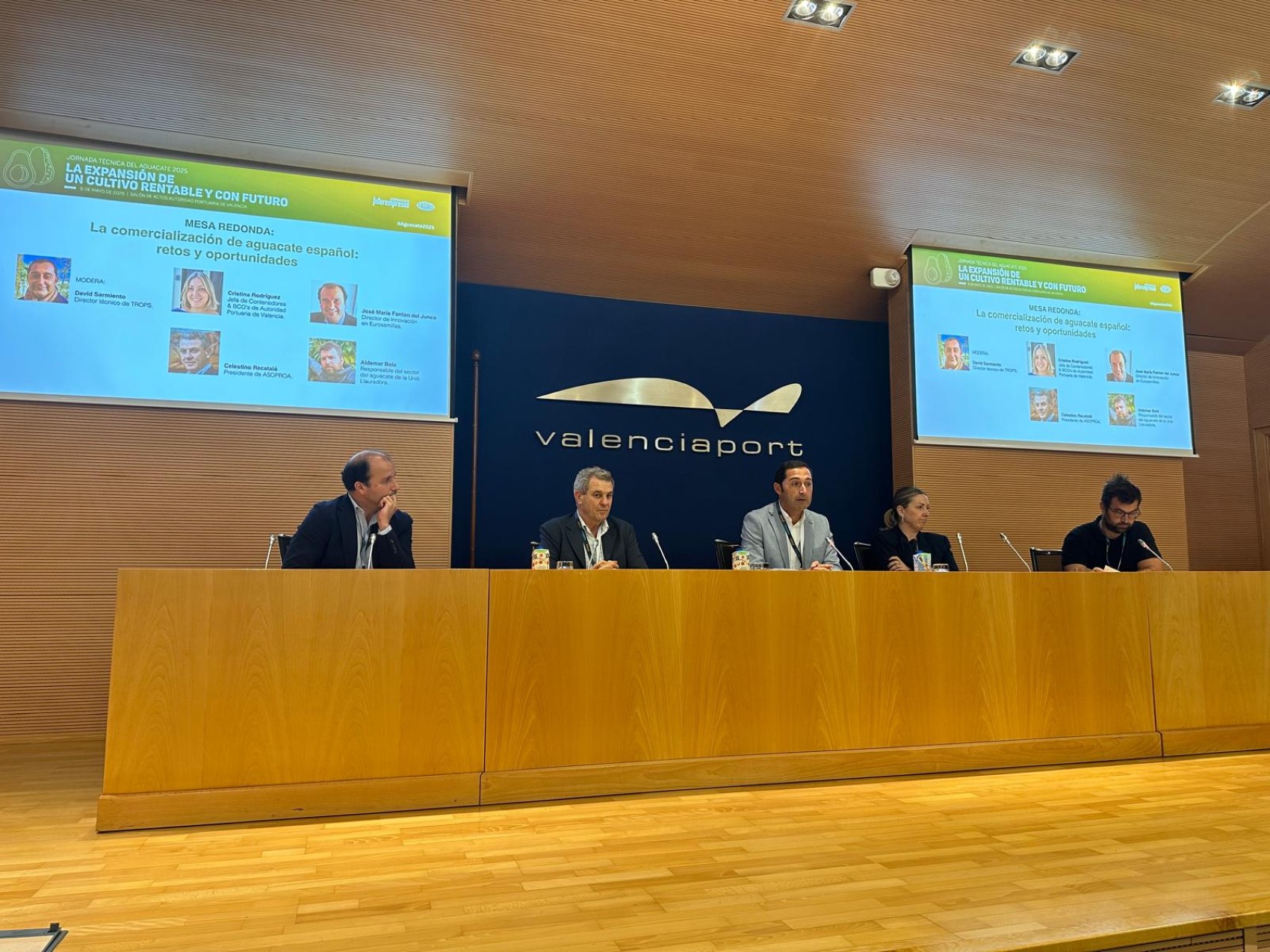 Imagen de la mesa redonda moderada por el director tcnico de Trops, David Sarmiento, para abordar 'La comercializacin de aguacate espaol...