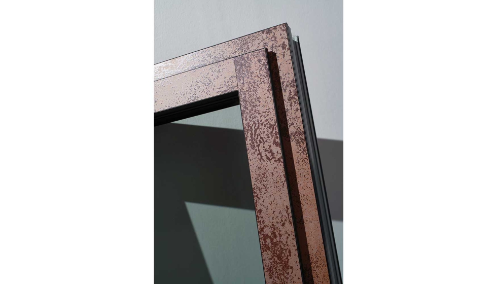 Os novos revestimentos interiores Inlay da Finstral apresentam acabamentos cermicos, metlicos ou em madeira