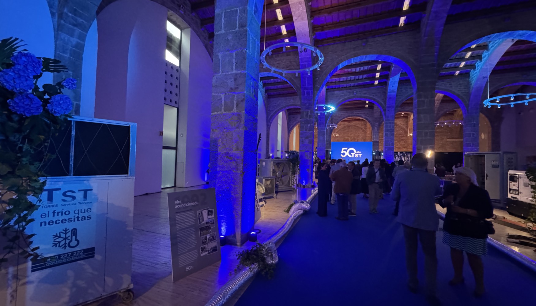 Recorrido que hicieron todos los asistentes hasta el escenario