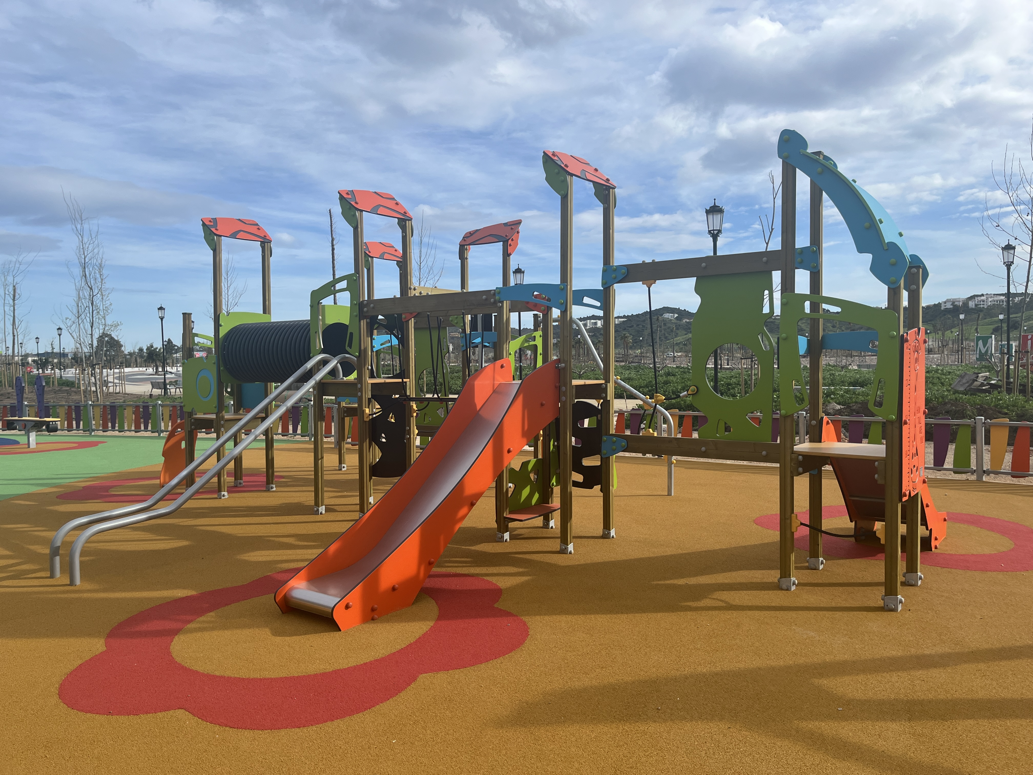 El parque est� dividido en varias zonas pensadas para ofrecer una experiencia completa a todos los visitantes...