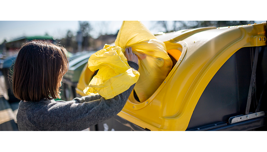 En el contenedor amarillo se depositan los envases dom�sticos ligeros