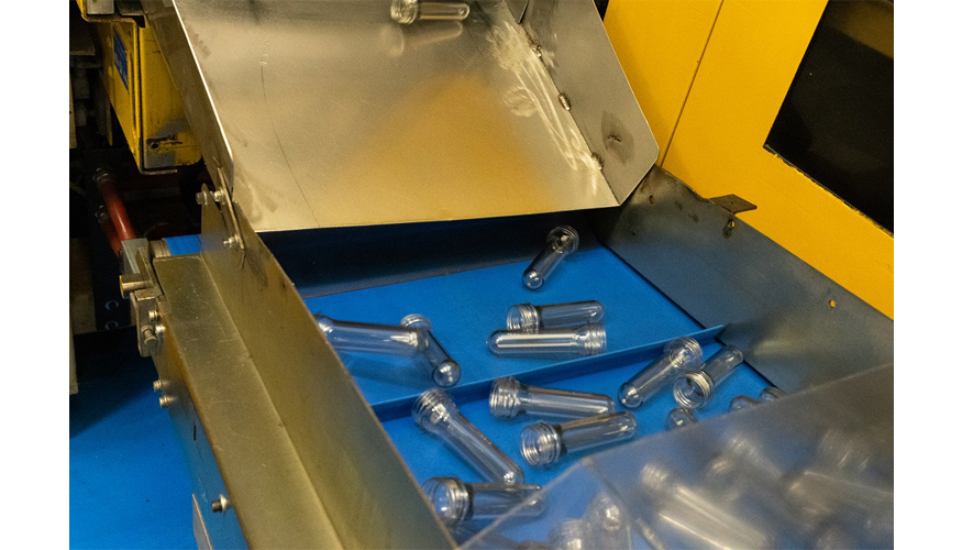 La mayor parte de la producci�n de Plastipak es de preformas, aunque tambi�n tienen una nave de estirado y soplado...