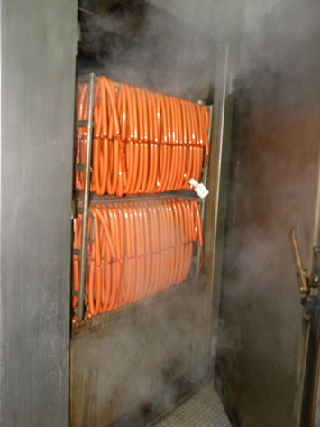 Para la coccin del calot se aprovechan los hornos utilizados para el ahumado de productos como el frankfurt