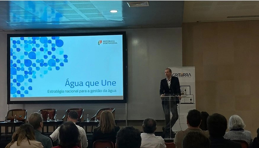 Mesmo em anos secos Portugal no tem problemas de gua, mas precisamos de abastecimento artificial...