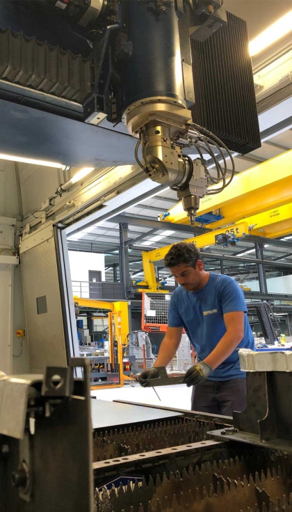 Figura 3: M�quina de corte laser 3D