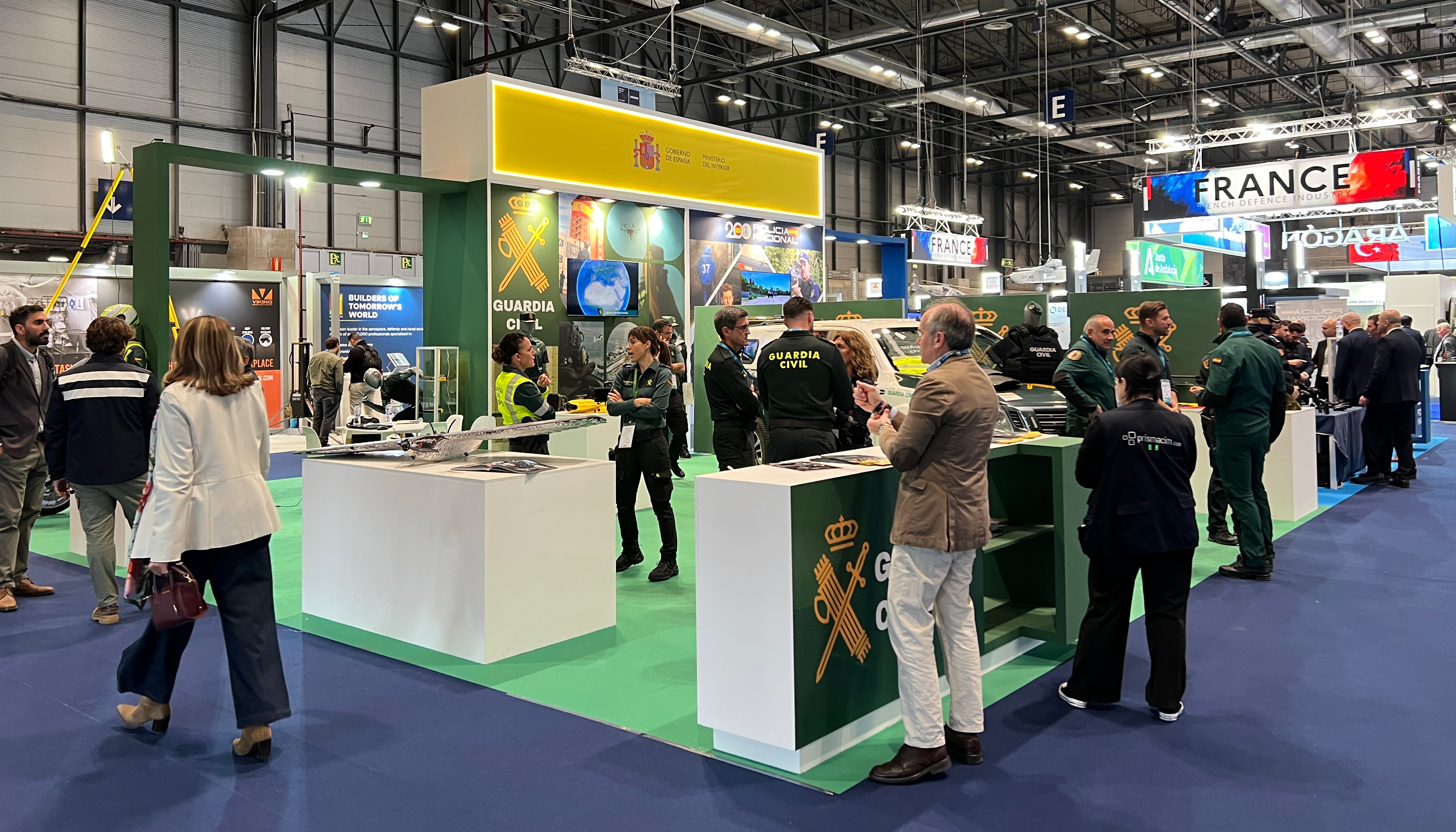 En la feria se abordaron temas como la reorganizaci�n del tejido industrial...