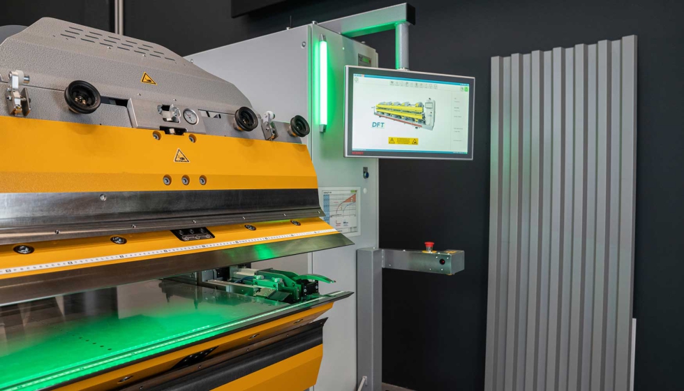 El controlador mec�nico sincroniza la viga de sujeci�n y la de plegado