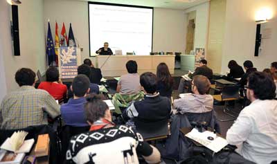 Los alumnos escuchan la presentacin de Juan Ignacio Fernndez-Golfn en la IE Universidad de Segovia