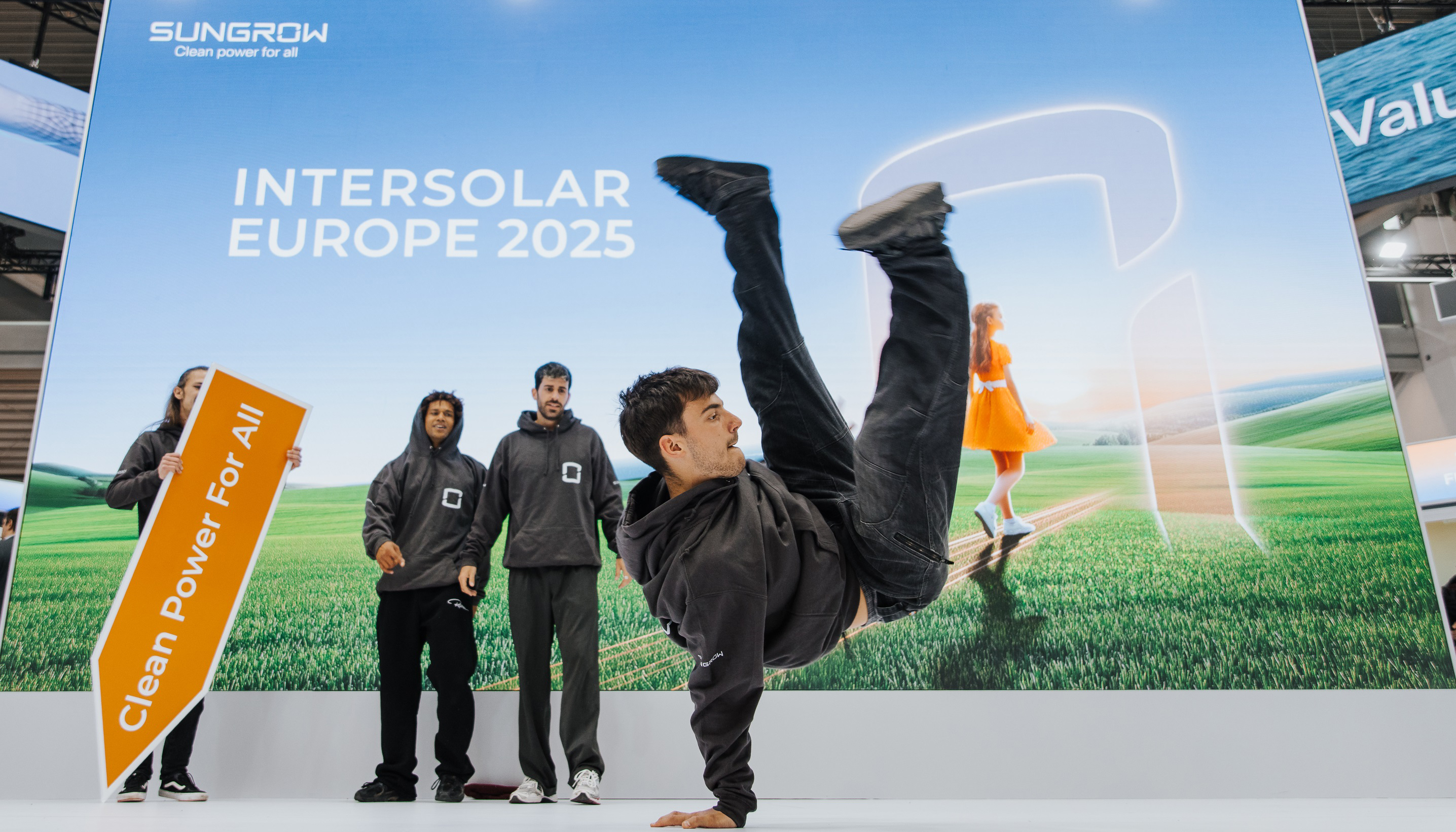 Sungrow exhibió una amplia gama de soluciones solares, de almacenamiento y de carga de vehículos eléctricos en Intersolar Europe 2025... Sungrow exhibió una amplia gama de soluciones solares, de almacenamiento y de carga de vehículos eléctricos en Intersolar Europe 2025...