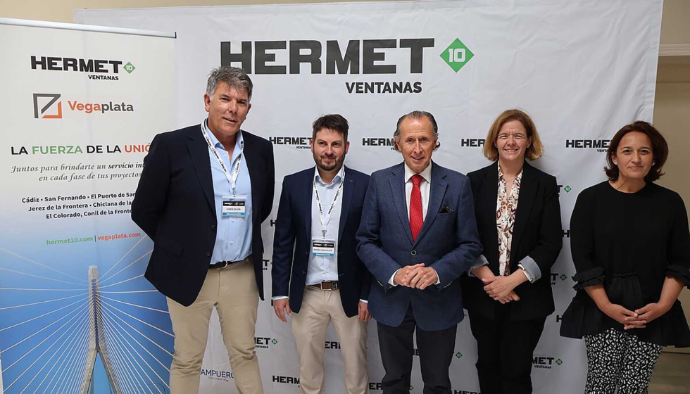 Sinfo Oliva, director comercial de Hermet 10; Ram�n Vega Plata, gerente de Vega Plata; Jos� Mar�a Rom�n, alcalde de Chiclana; Manuela P�rez...
