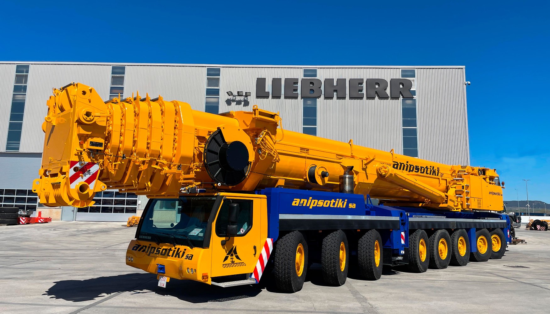 Anipsotiki adquiere la gra mvil reacondicionada Liebherr LTM 1500-8...