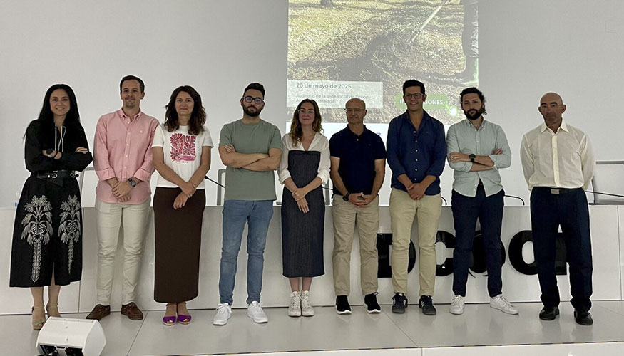 Foto de familia de la jornada final del proyecto FerTICycle