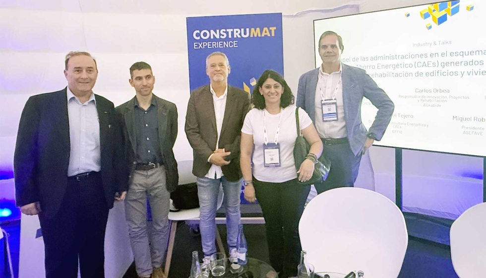 De izquierda a derecha...