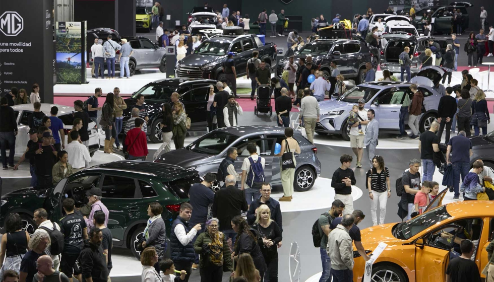 La zona Motorsport mostr� veh�culos de competici�n reales, desde rallyes hasta GTs, en un espacio que recre� los boxes profesionales...