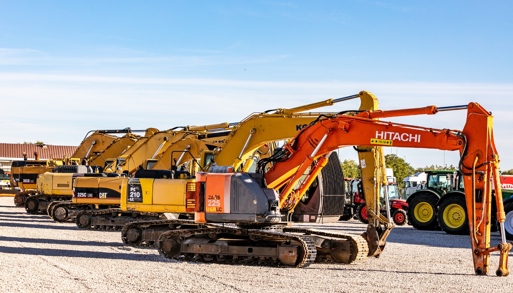 Algunas de las excavadoras de cadenas subastadas en Oca�a