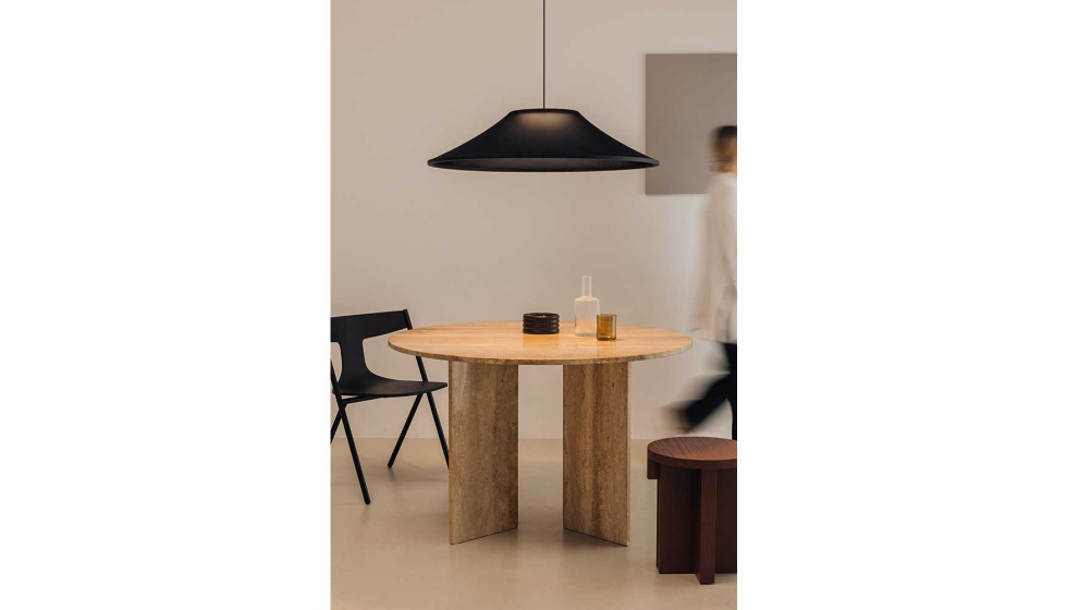 Gracias al uso textil, Wrap de Arkoslight tamiza la luz para crear efectos lum�nicos y de dise�o